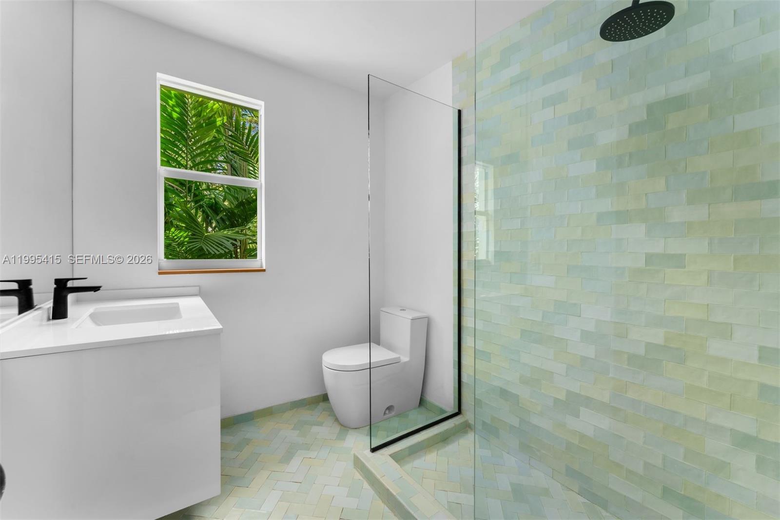 LA GORCE GOLF SUB - Residential Lease