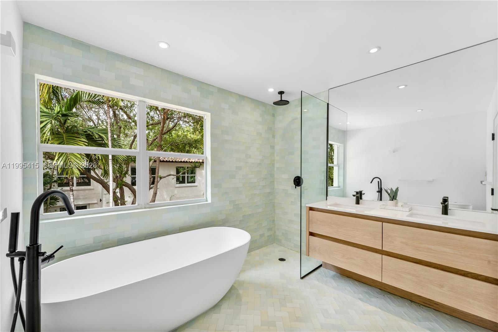 LA GORCE GOLF SUB - Residential Lease