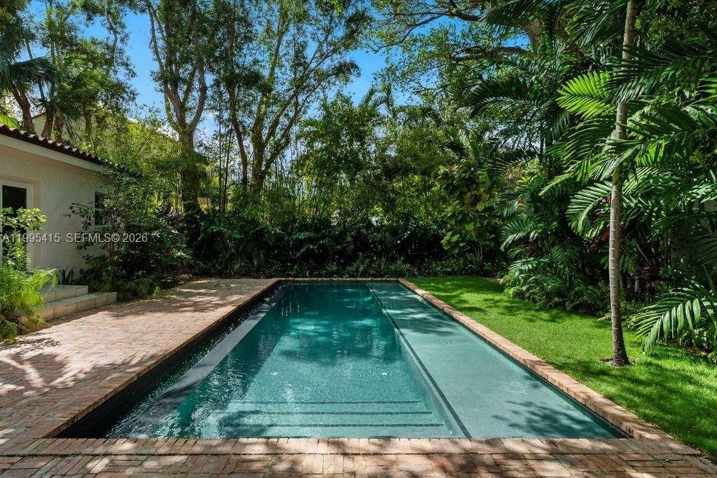 LA GORCE GOLF SUB - Residential Lease