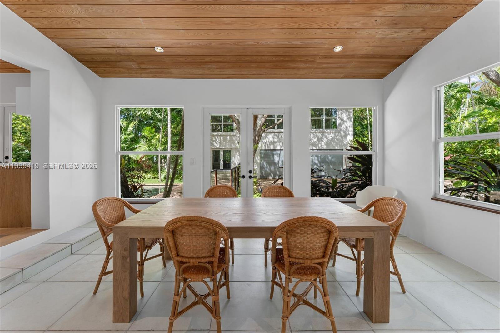 LA GORCE GOLF SUB - Residential Lease