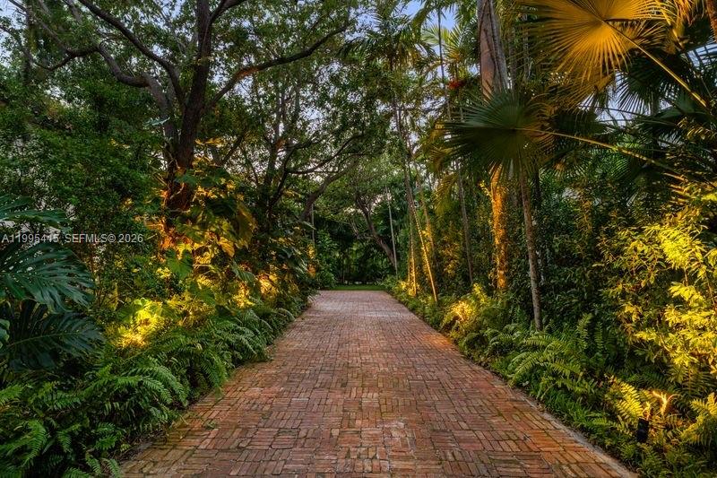 LA GORCE GOLF SUB - Residential Lease