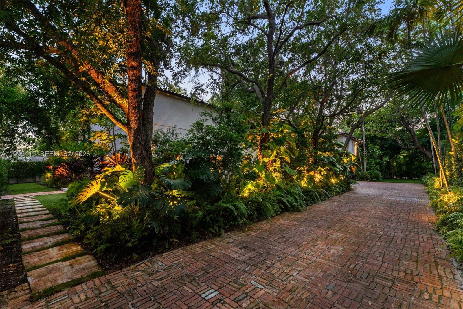 LA GORCE GOLF SUB - Residential Lease