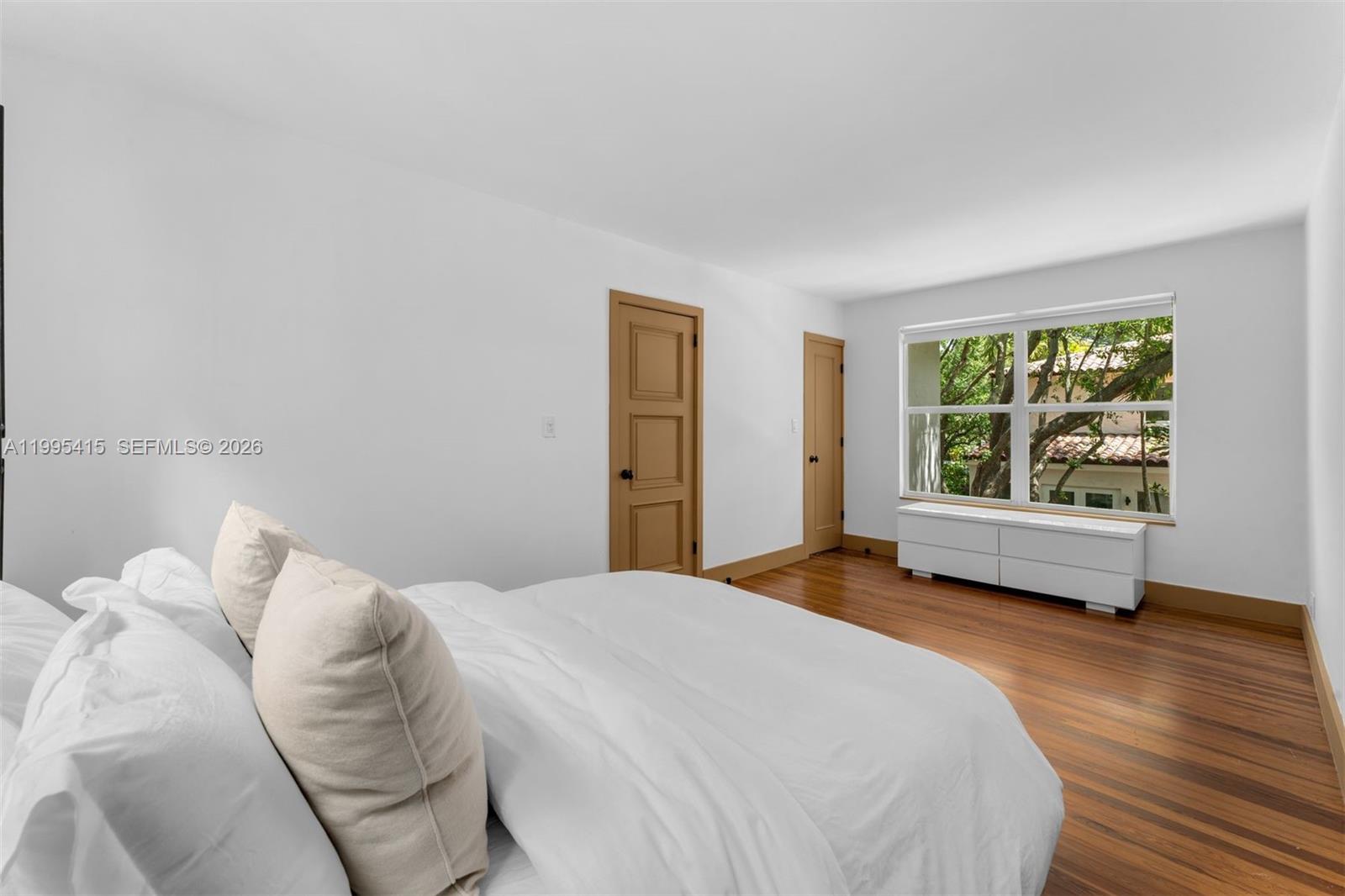 LA GORCE GOLF SUB - Residential Lease