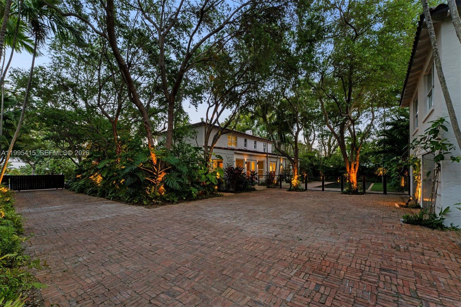 LA GORCE GOLF SUB - Residential Lease