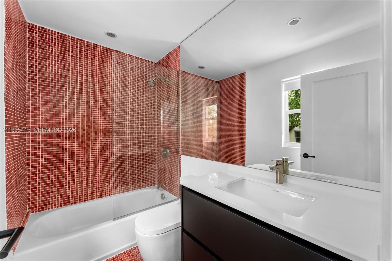 LA GORCE GOLF SUB - Residential Lease