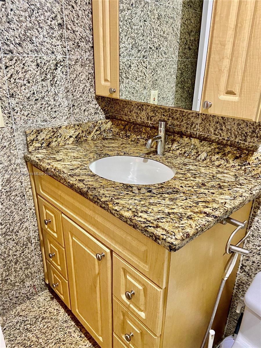 THE AVENTURA BEACH CLUB C - Residential