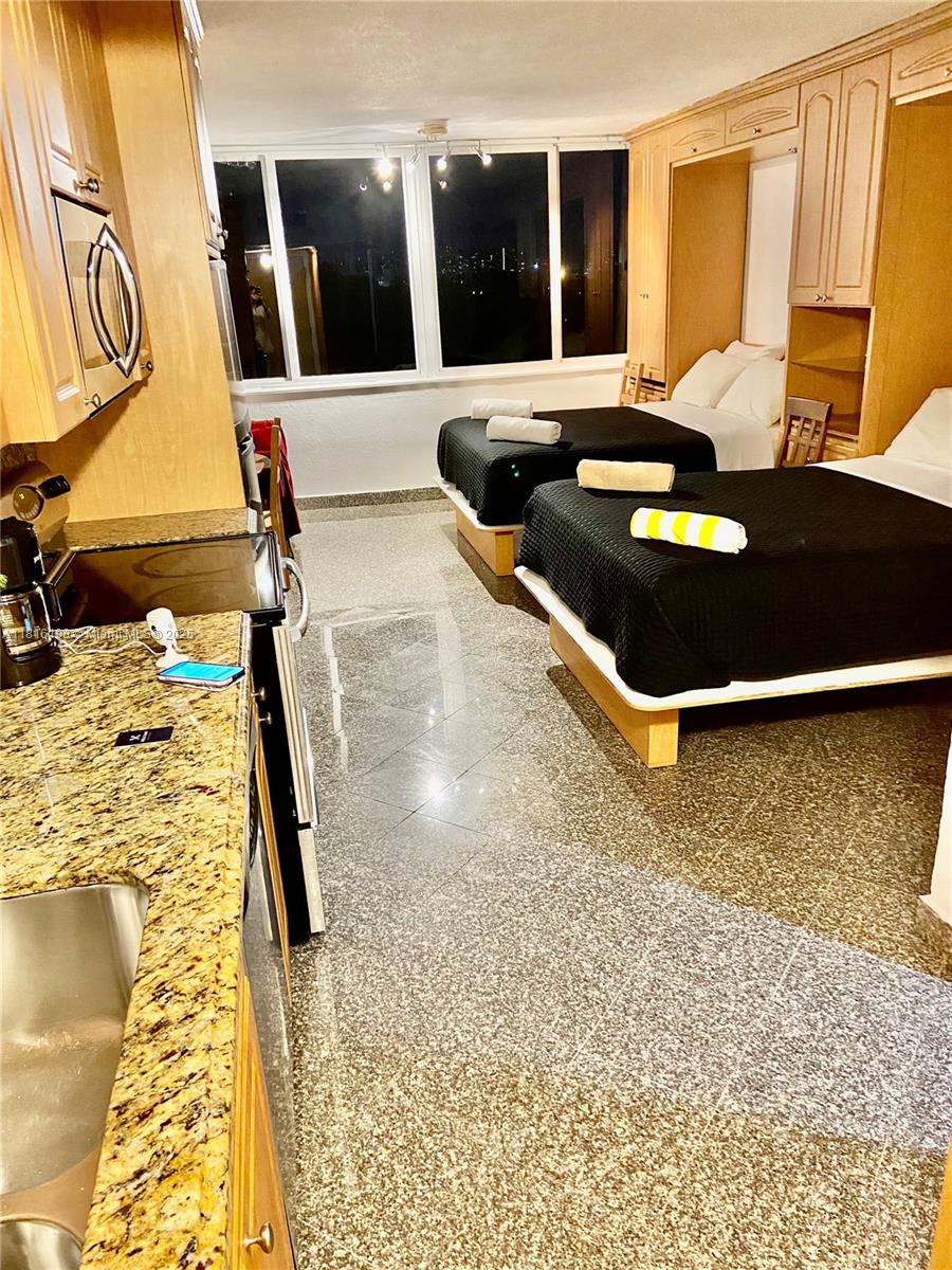 THE AVENTURA BEACH CLUB C - Residential