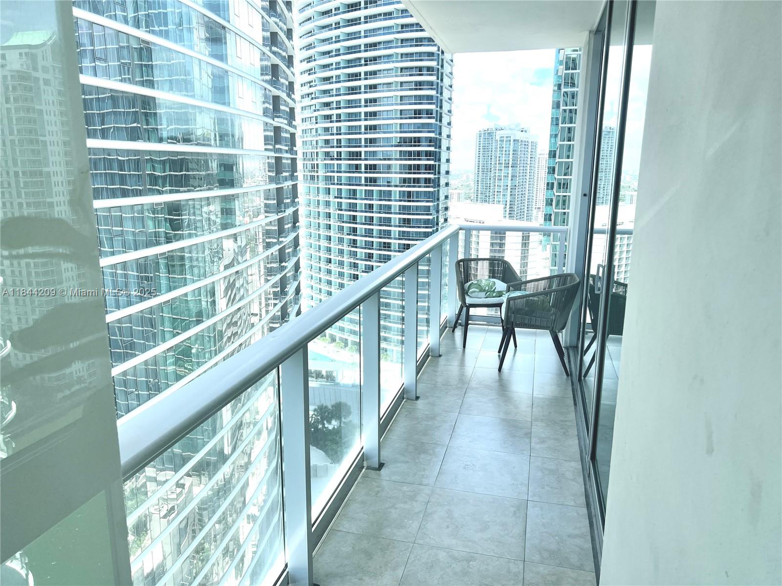 MET 1 CONDO - Residential