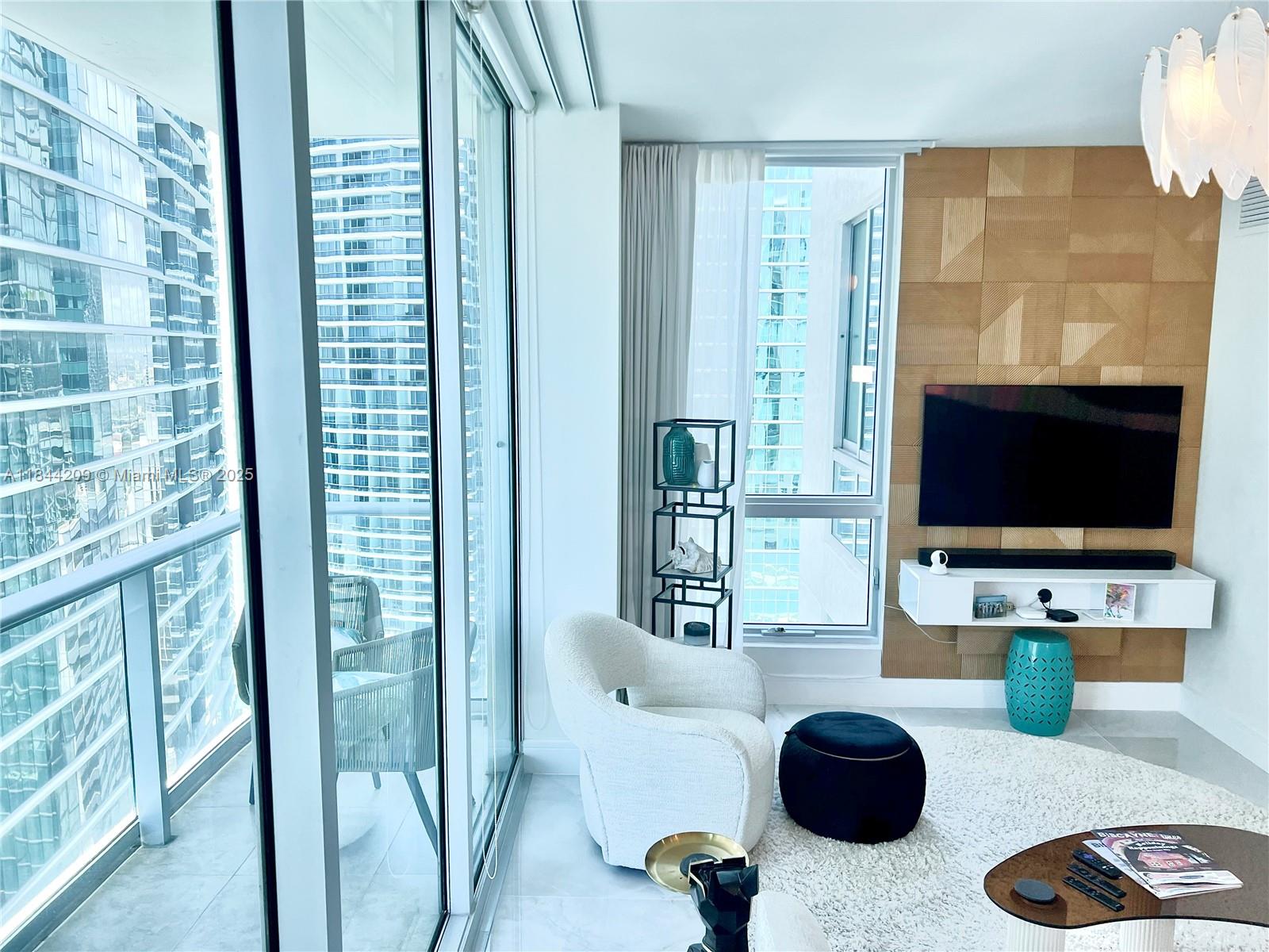 MET 1 CONDO - Residential