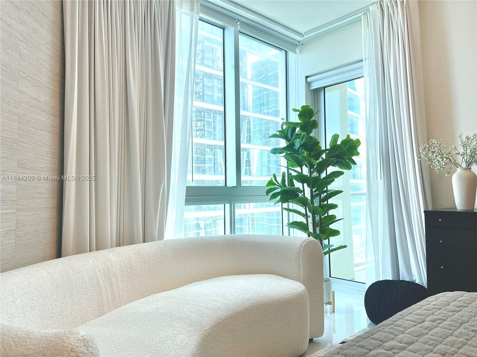 MET 1 CONDO - Residential