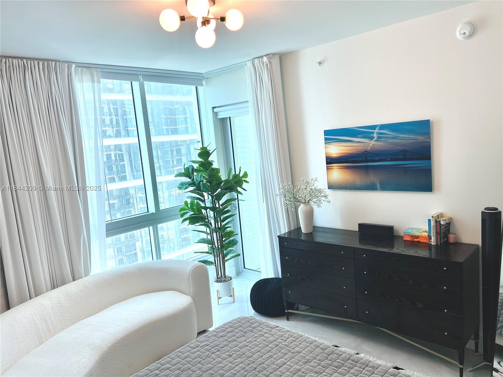 MET 1 CONDO - Residential