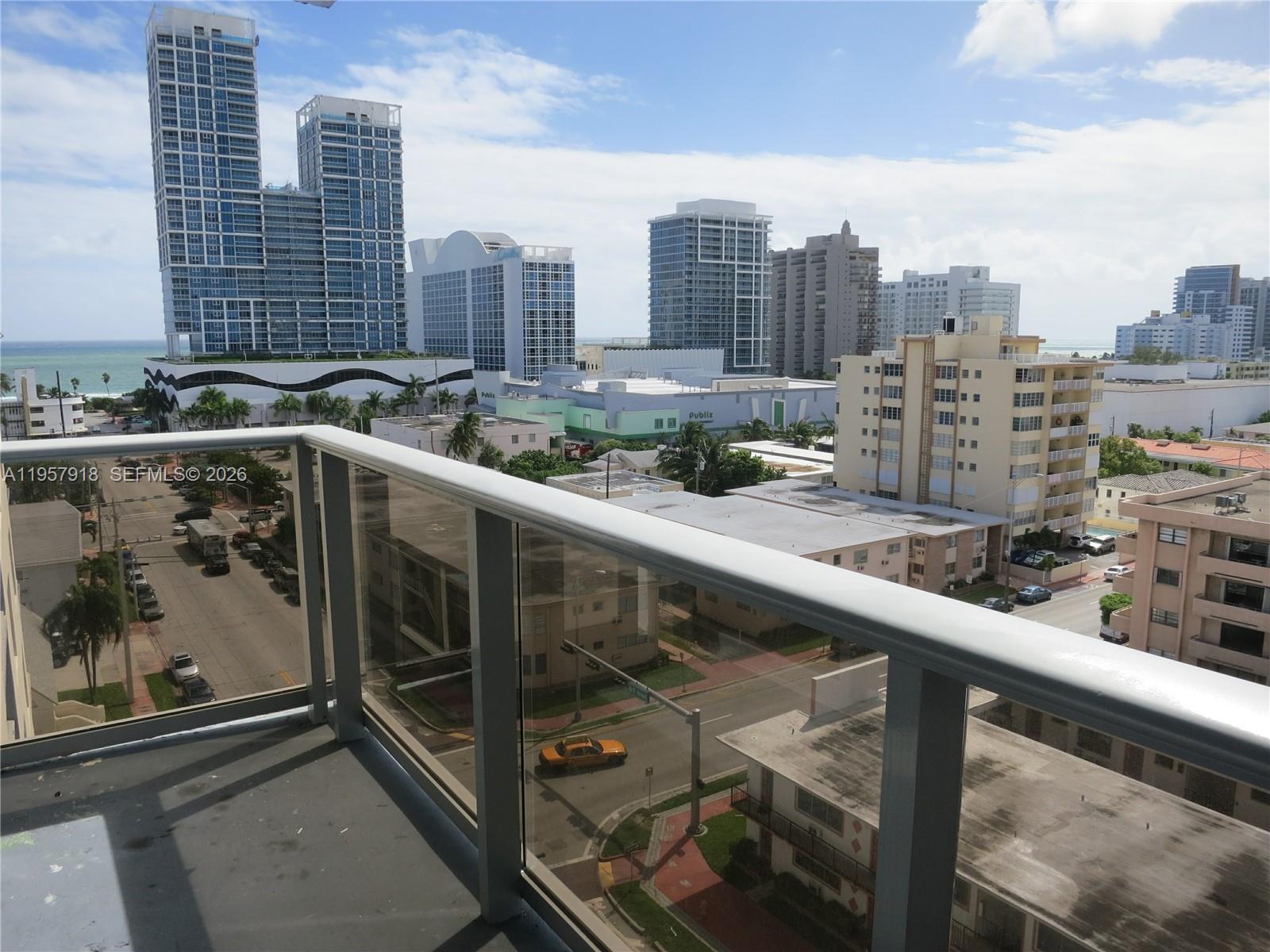 401 BLU OF NORTH BEACH CO - Residential Lease