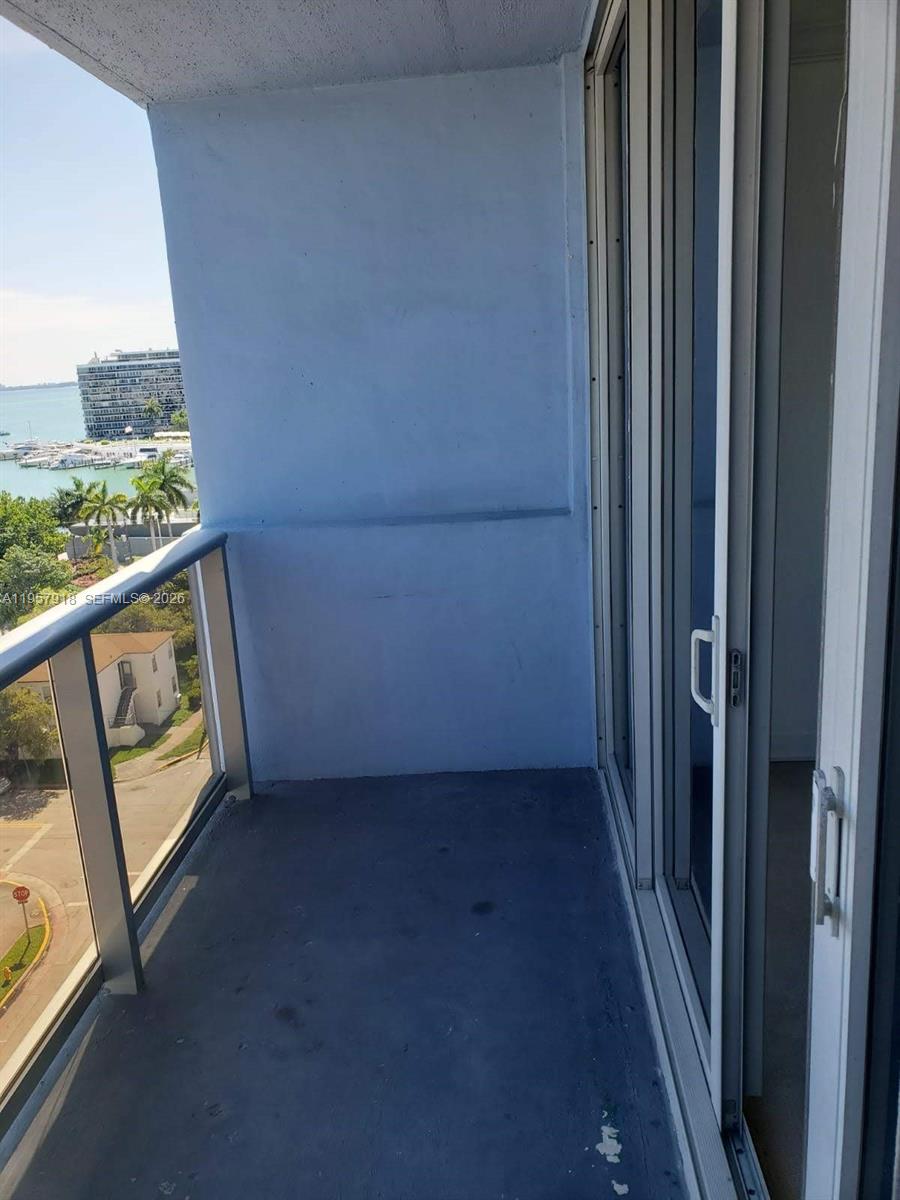 401 BLU OF NORTH BEACH CO - Residential Lease