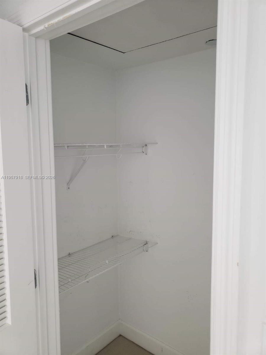 401 BLU OF NORTH BEACH CO - Residential Lease