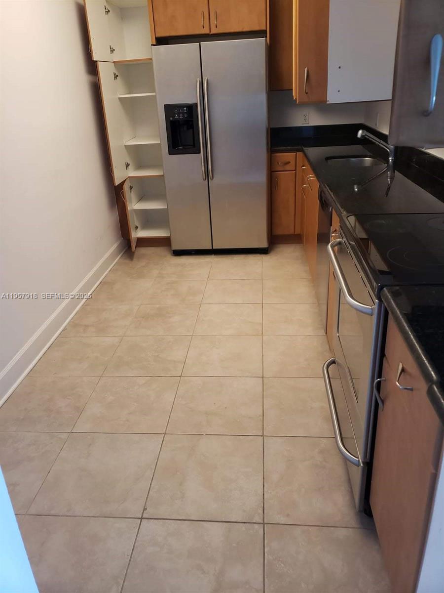 401 BLU OF NORTH BEACH CO - Residential Lease