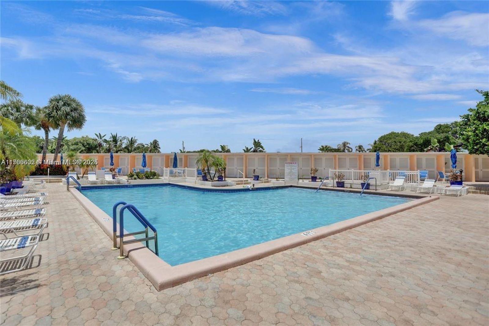 IMPERIAL POINT COLONNADES - Residential