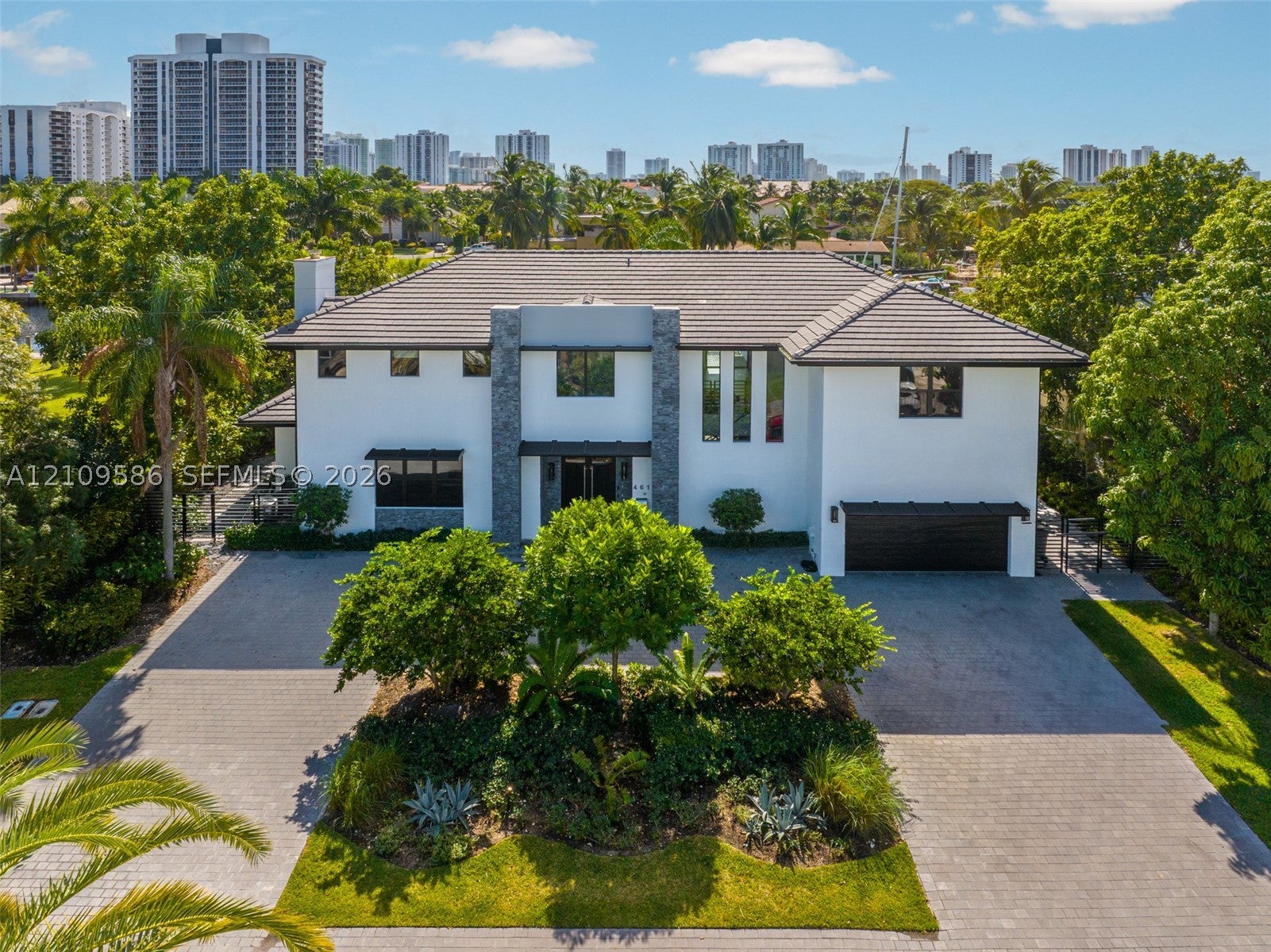 461 Poinciana Dr