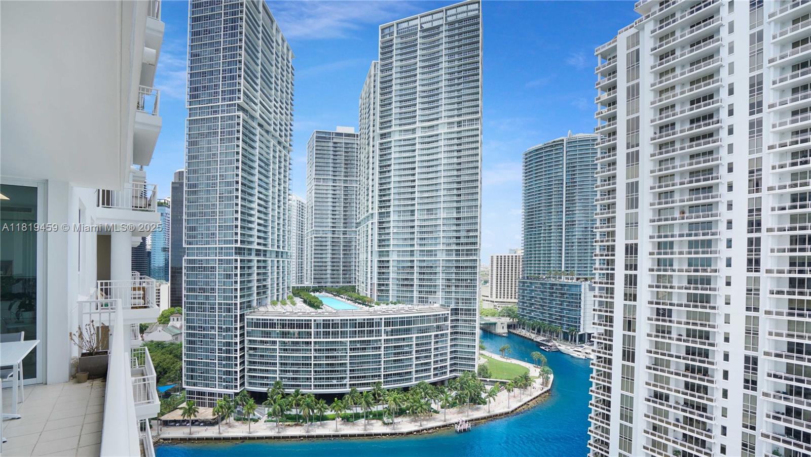 COURTS BRICKELL KEY CONDO - Residential