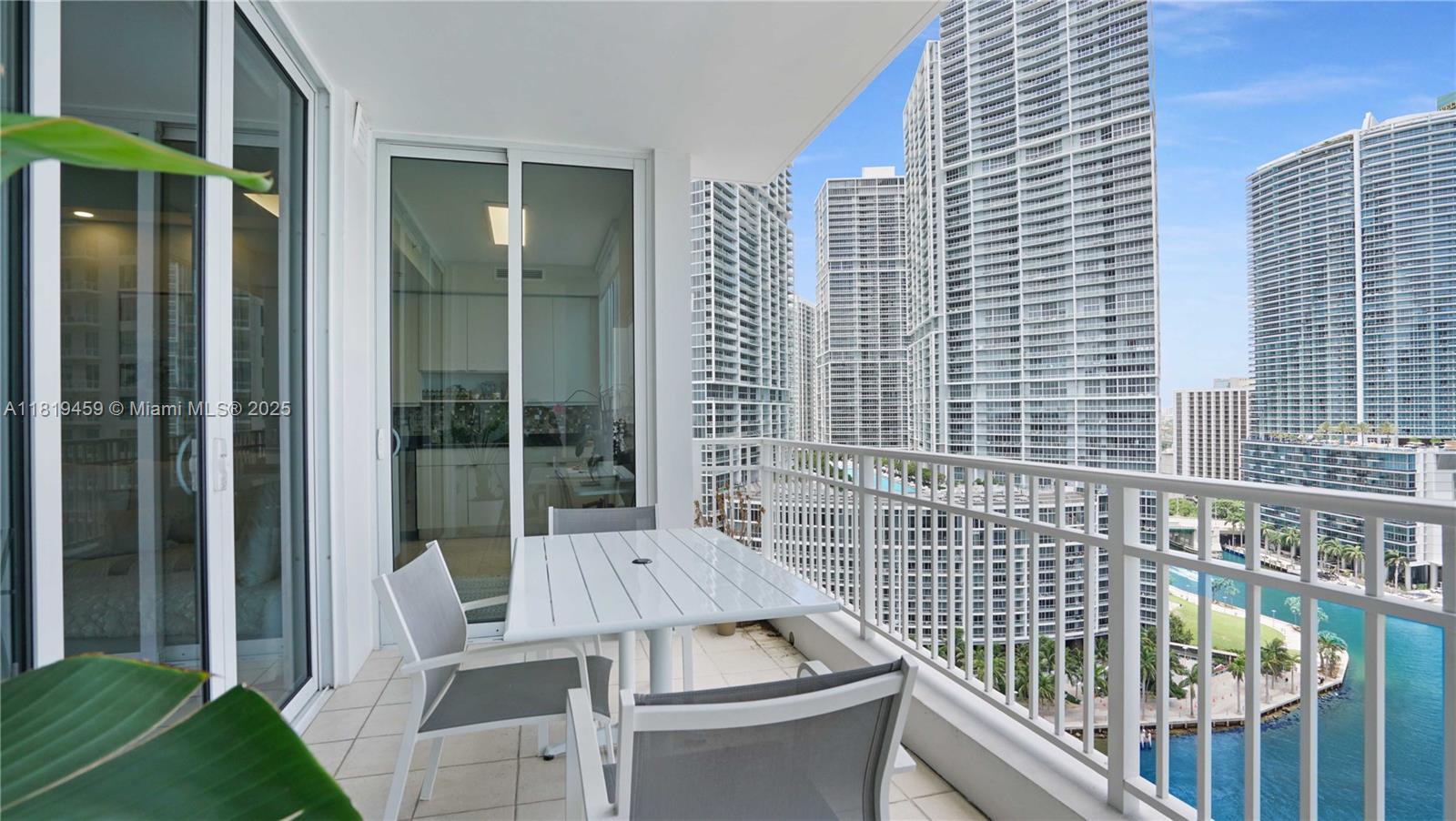 COURTS BRICKELL KEY CONDO - Residential