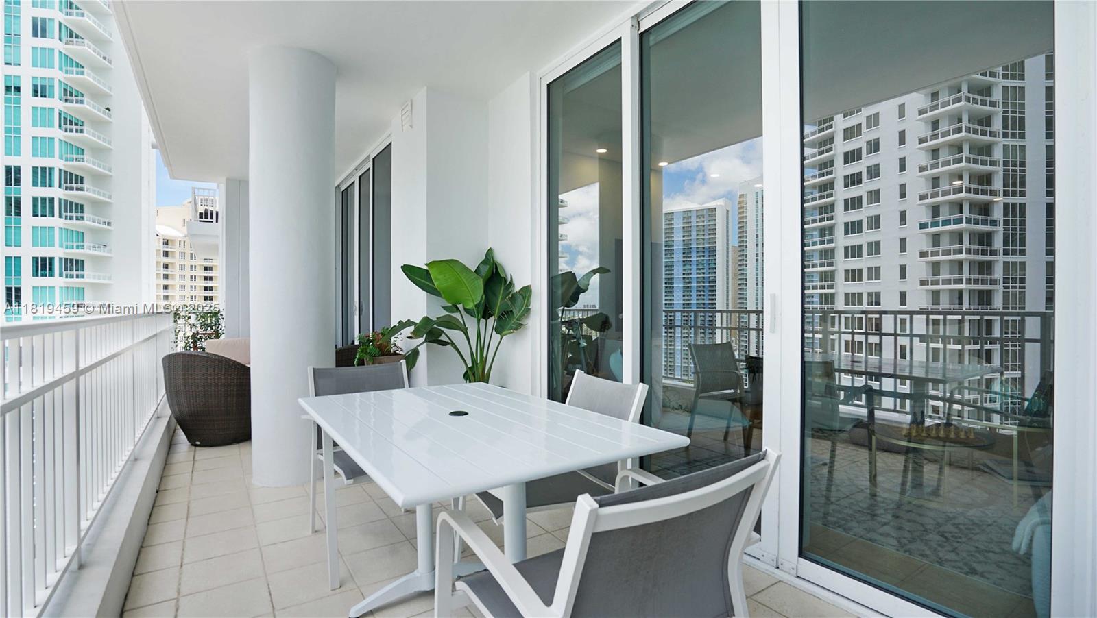 COURTS BRICKELL KEY CONDO - Residential