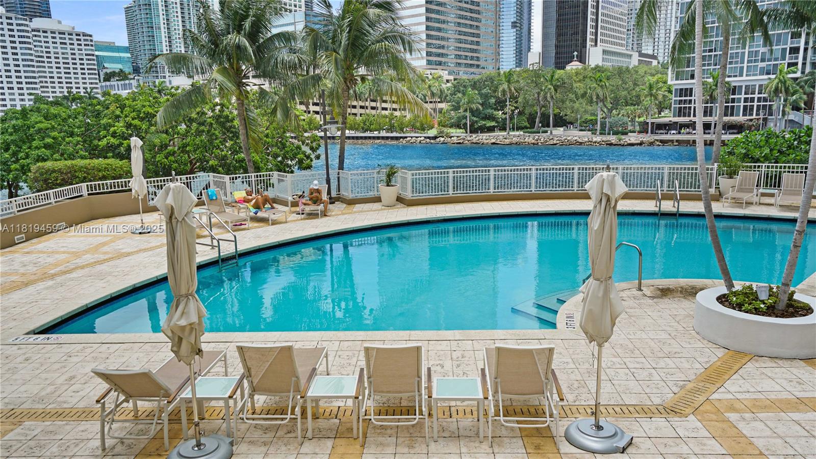 COURTS BRICKELL KEY CONDO - Residential