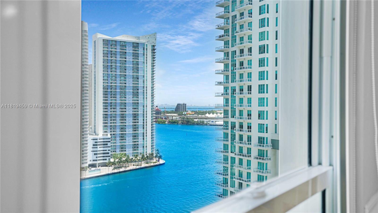 COURTS BRICKELL KEY CONDO - Residential