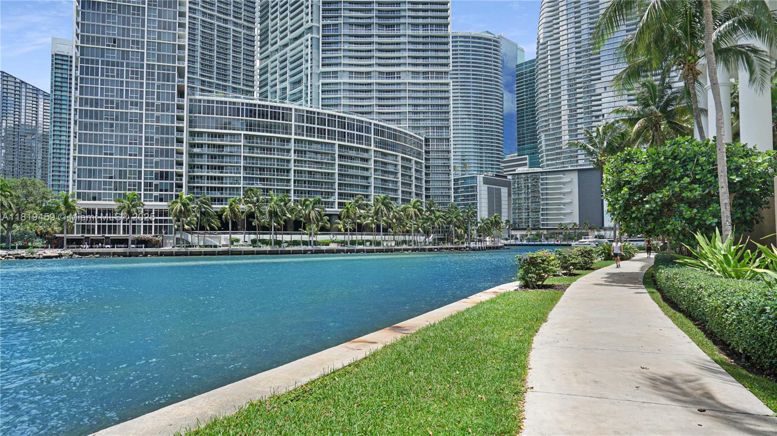COURTS BRICKELL KEY CONDO - Residential