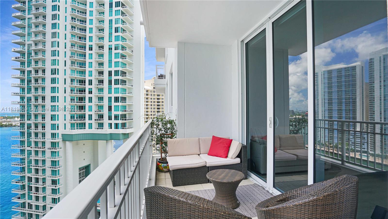 COURTS BRICKELL KEY CONDO - Residential