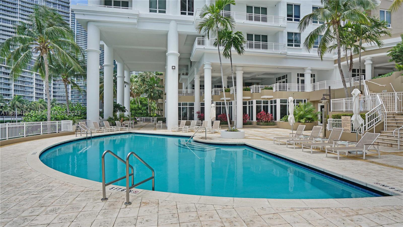COURTS BRICKELL KEY CONDO - Residential