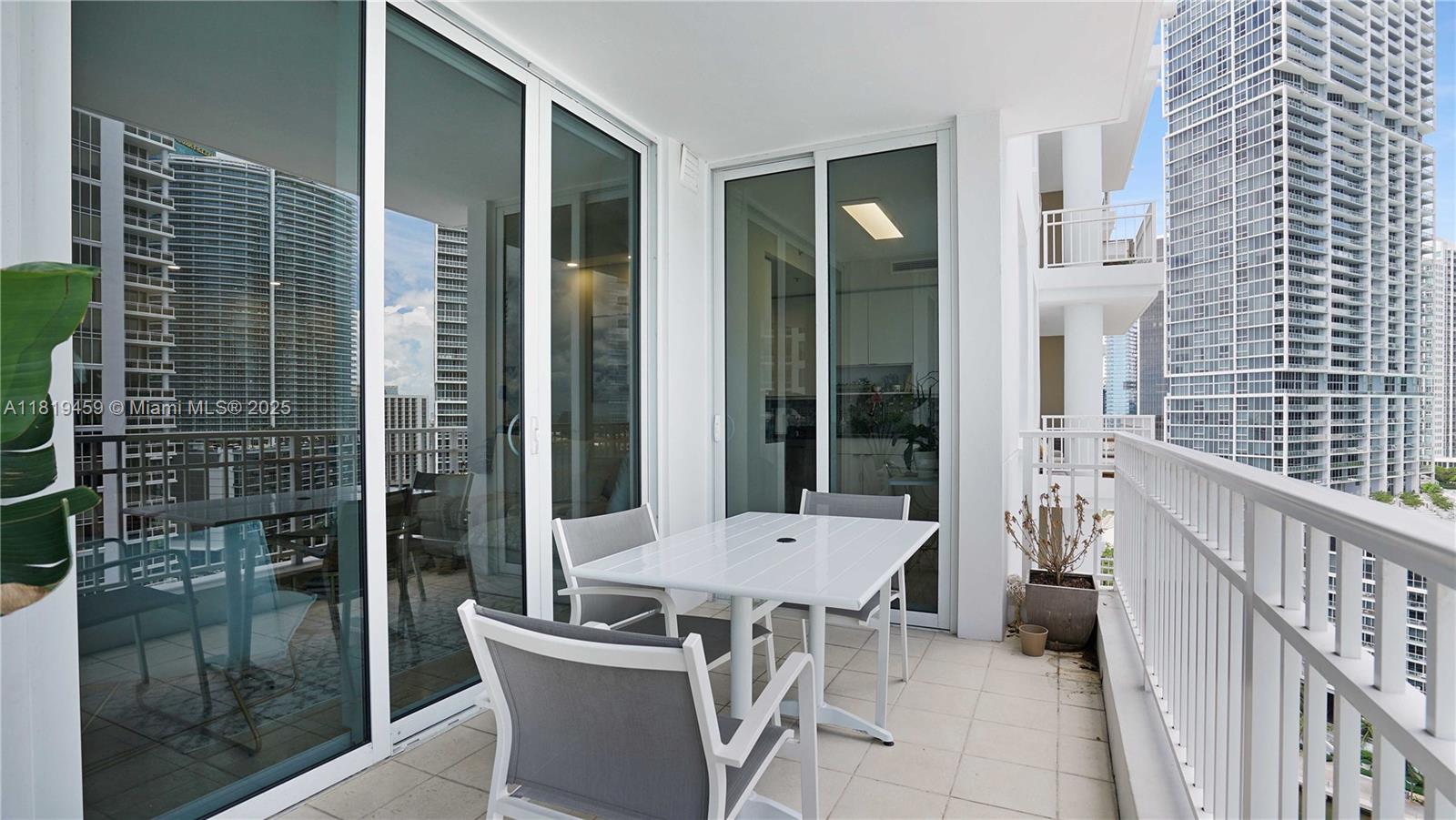 COURTS BRICKELL KEY CONDO - Residential