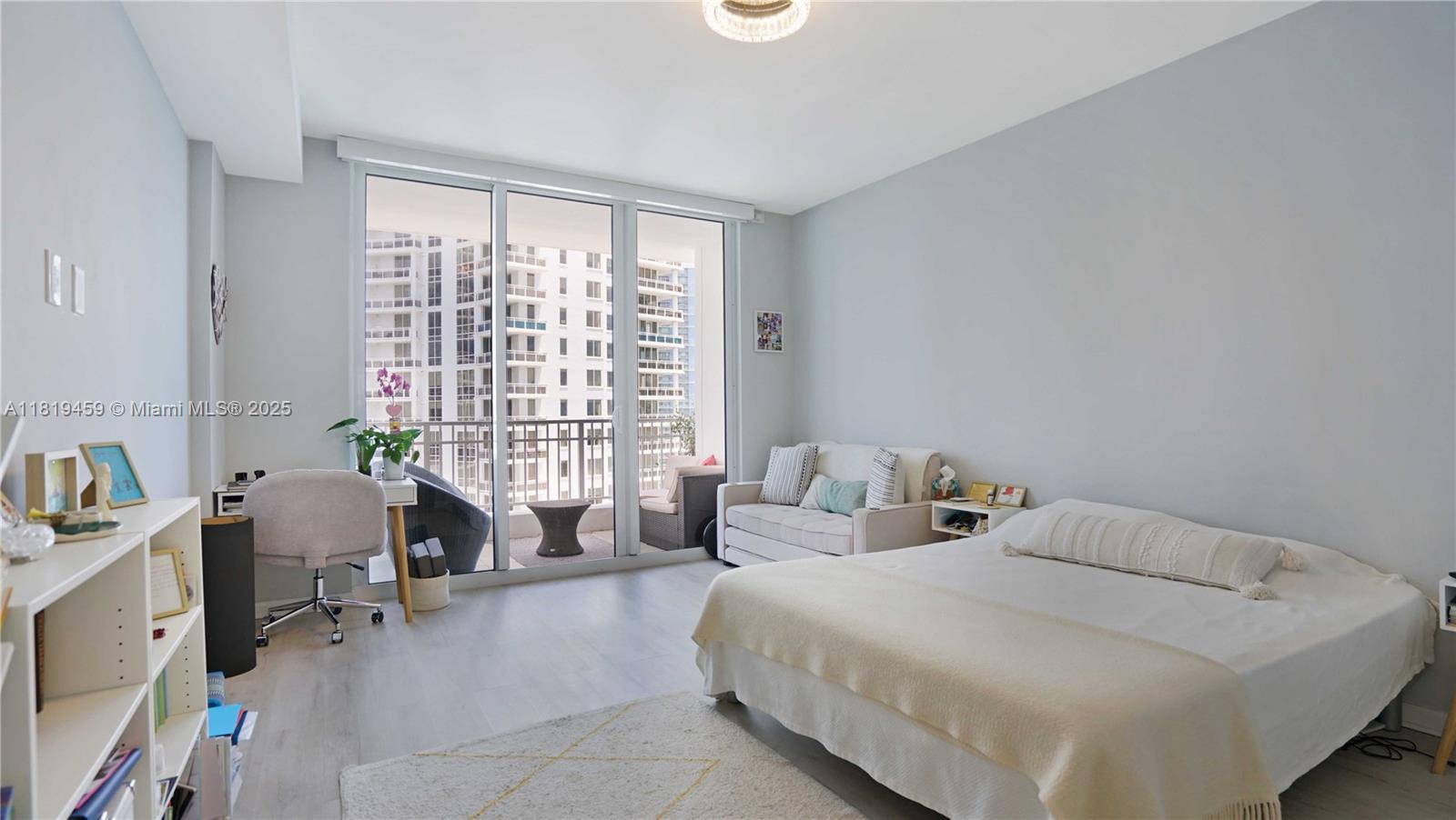 COURTS BRICKELL KEY CONDO - Residential