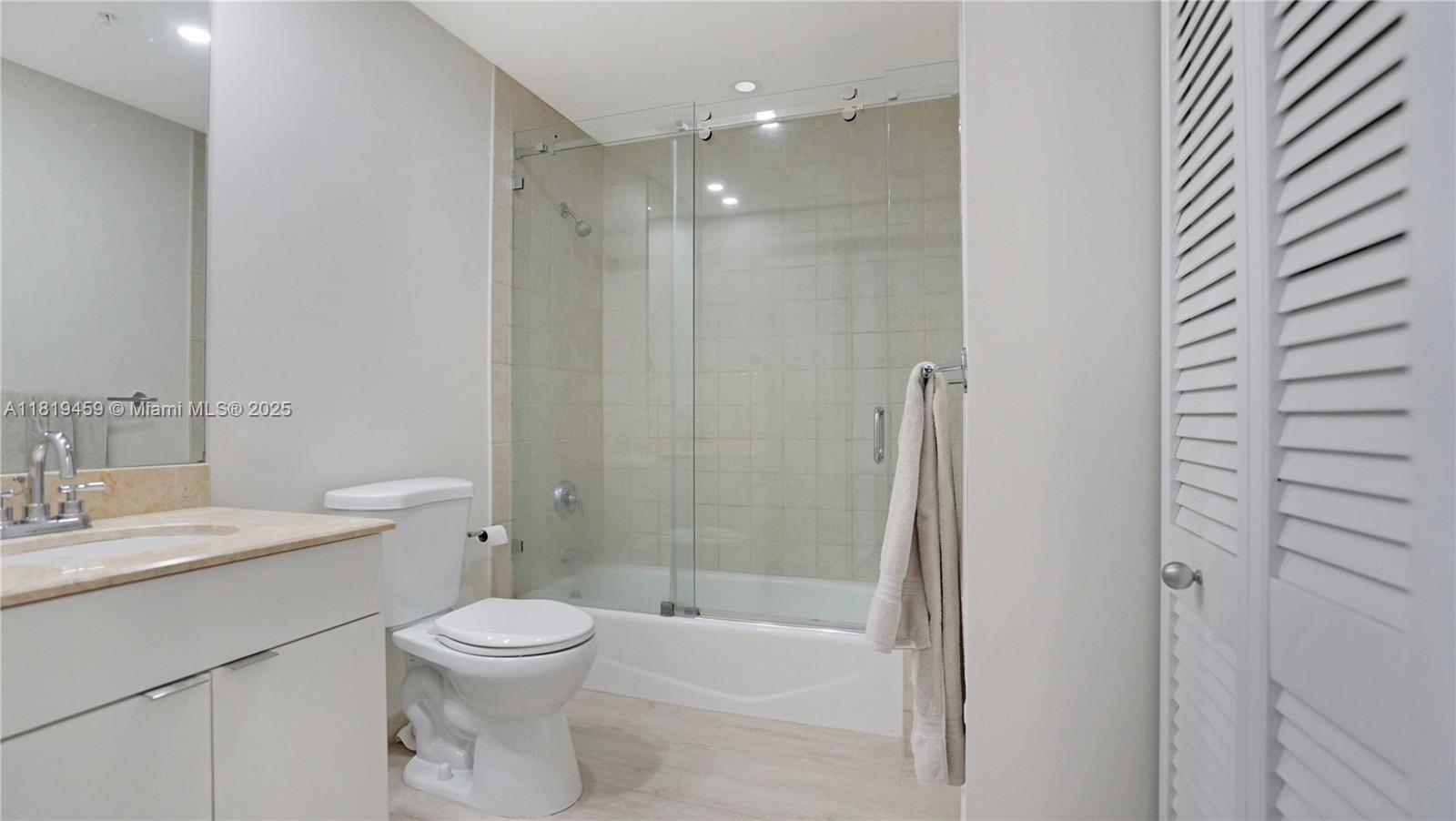 COURTS BRICKELL KEY CONDO - Residential