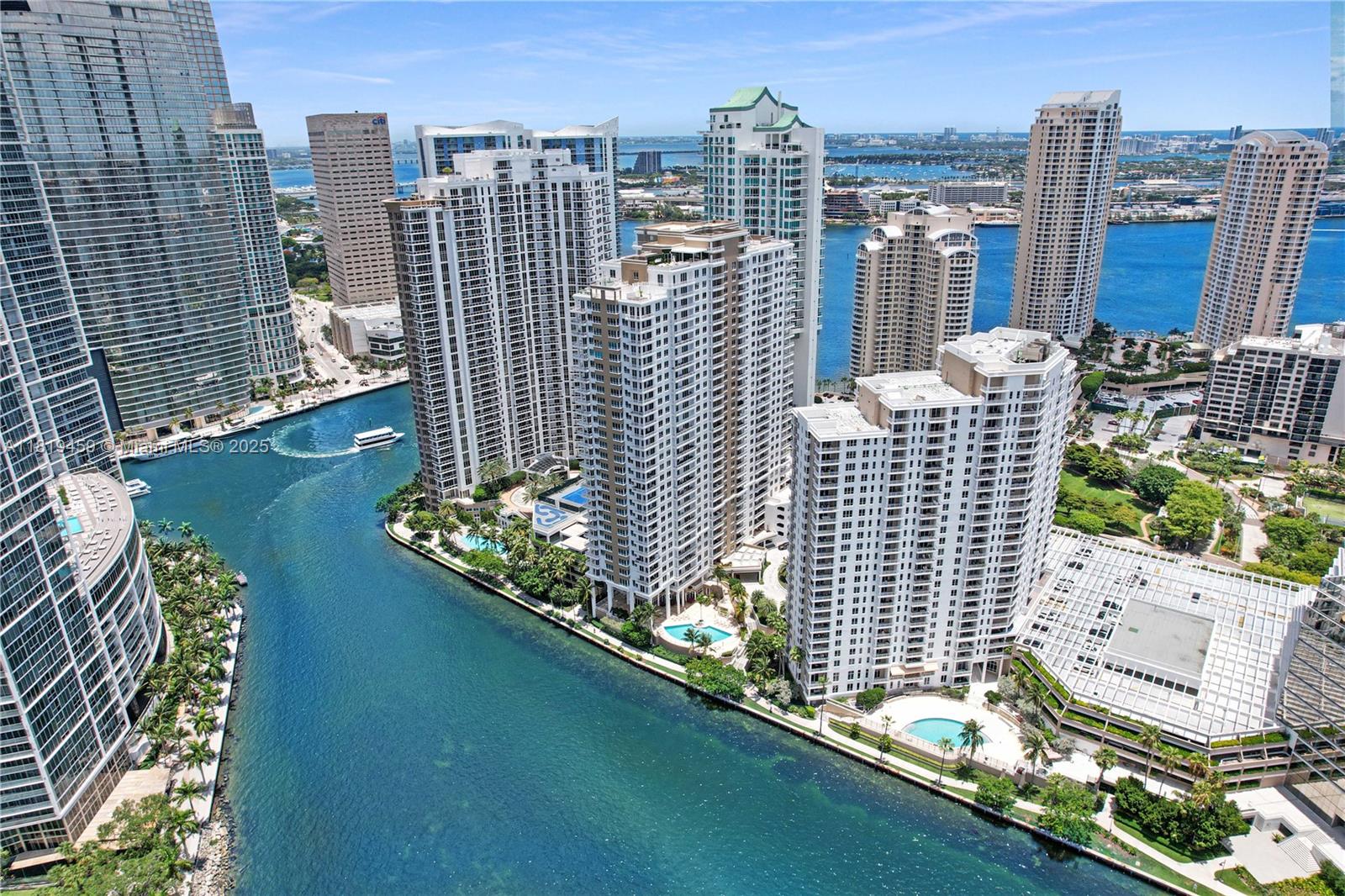 COURTS BRICKELL KEY CONDO - Residential