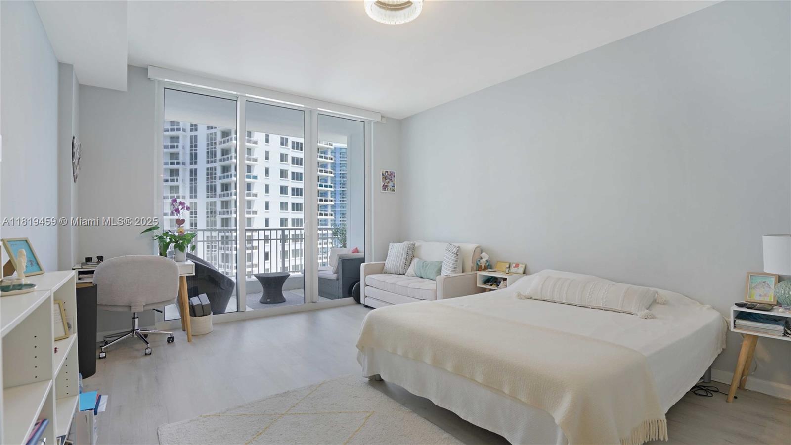 COURTS BRICKELL KEY CONDO - Residential