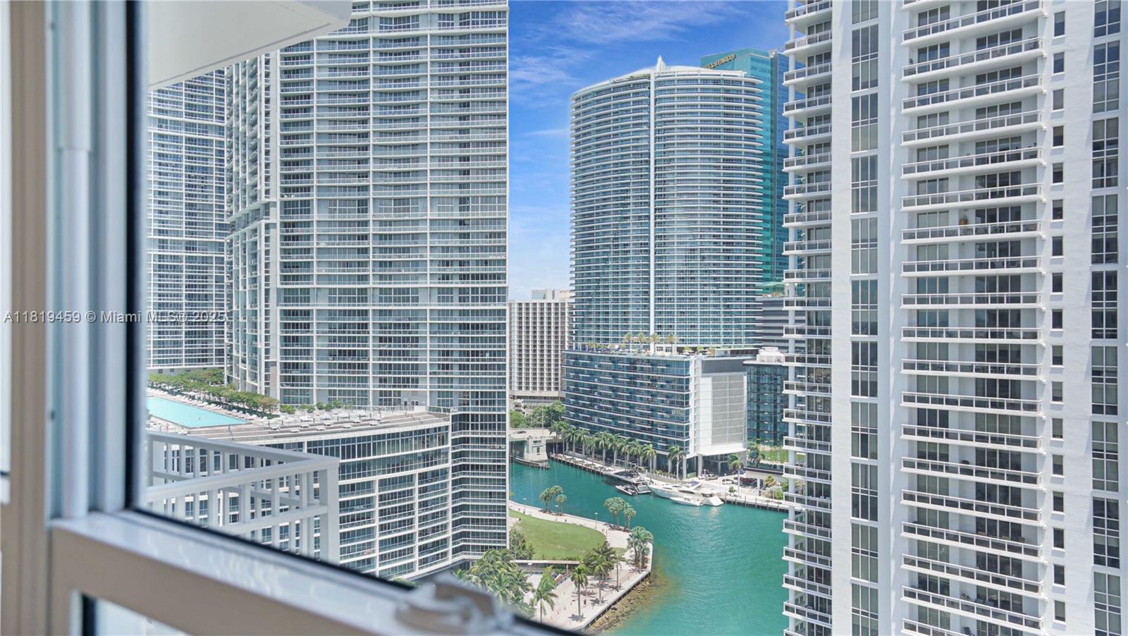 COURTS BRICKELL KEY CONDO - Residential