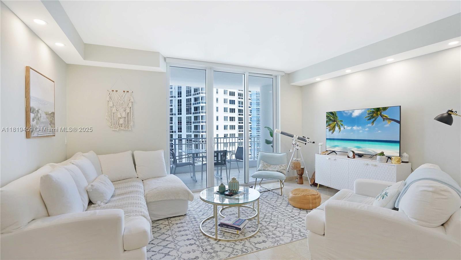 COURTS BRICKELL KEY CONDO - Residential
