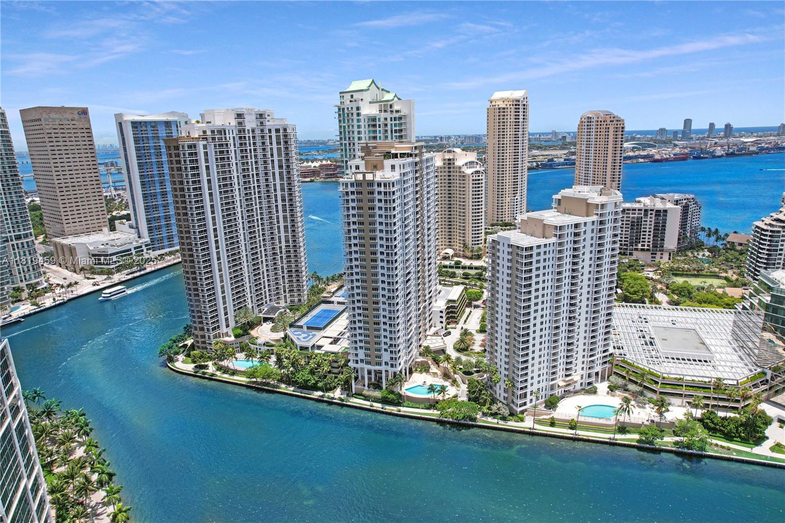 COURTS BRICKELL KEY CONDO - Residential
