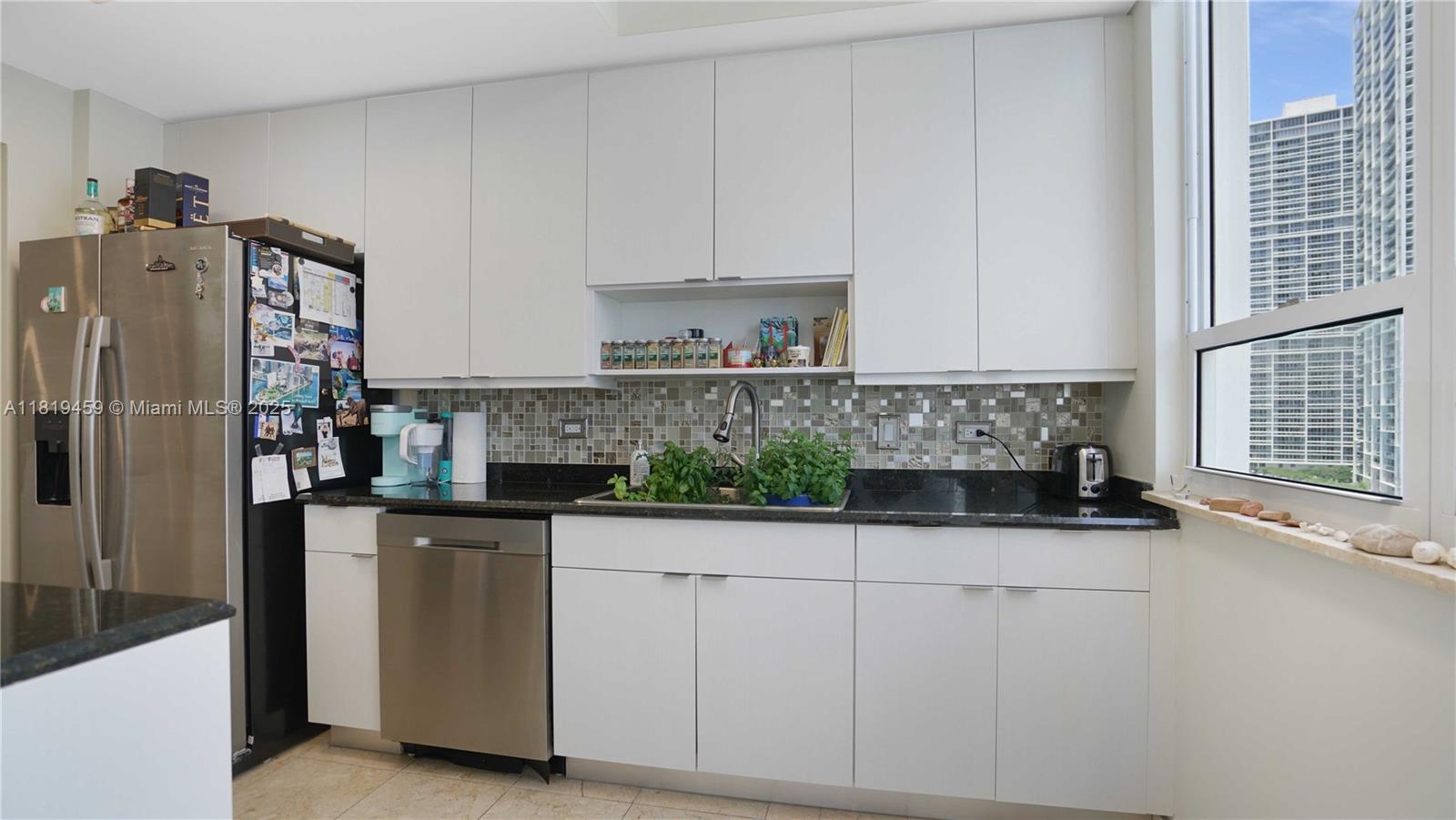 COURTS BRICKELL KEY CONDO - Residential