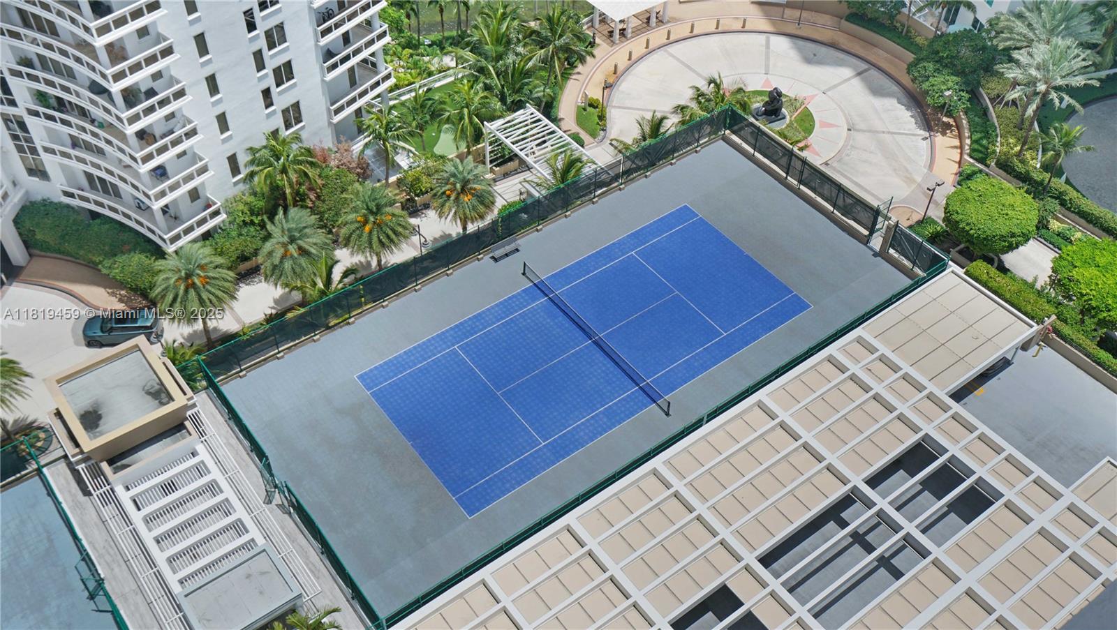 COURTS BRICKELL KEY CONDO - Residential