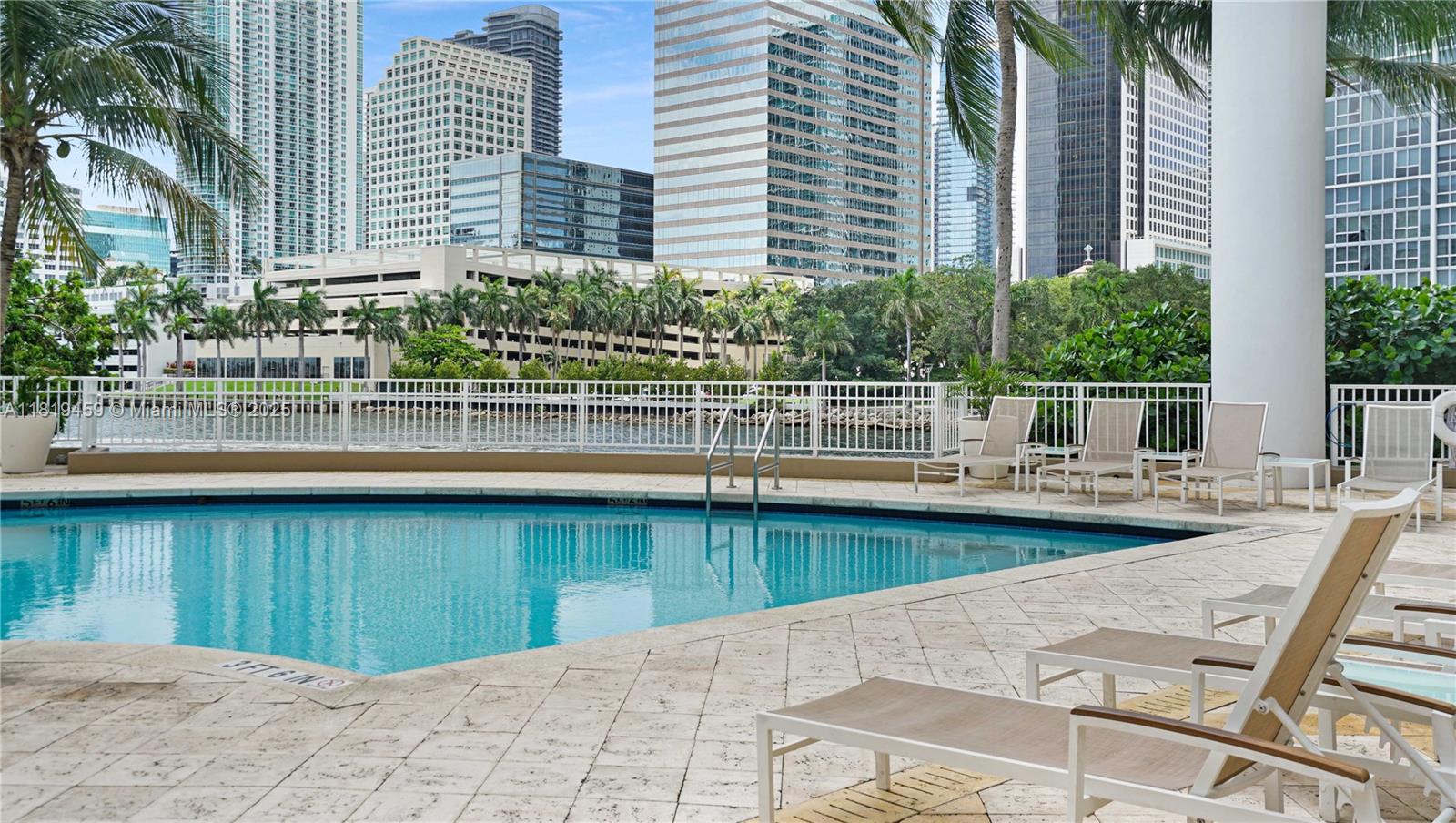 COURTS BRICKELL KEY CONDO - Residential