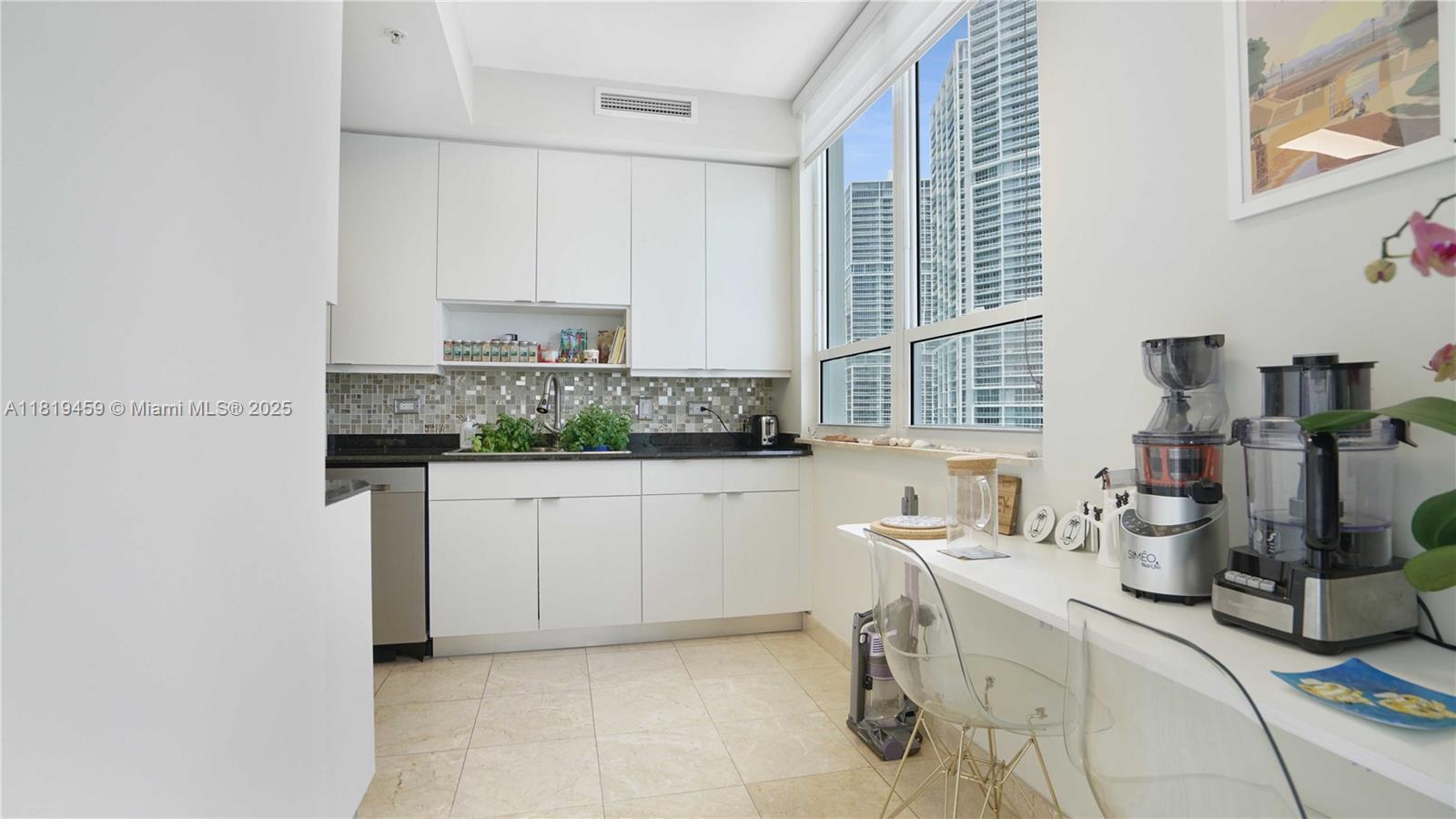 COURTS BRICKELL KEY CONDO - Residential