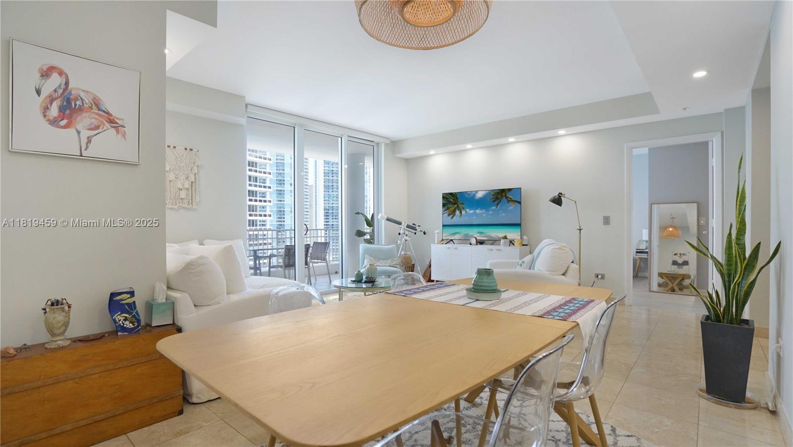 COURTS BRICKELL KEY CONDO - Residential