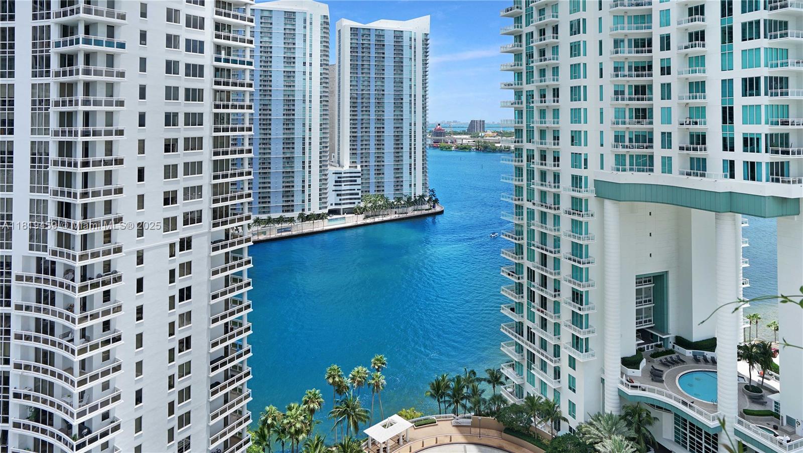 COURTS BRICKELL KEY CONDO - Residential