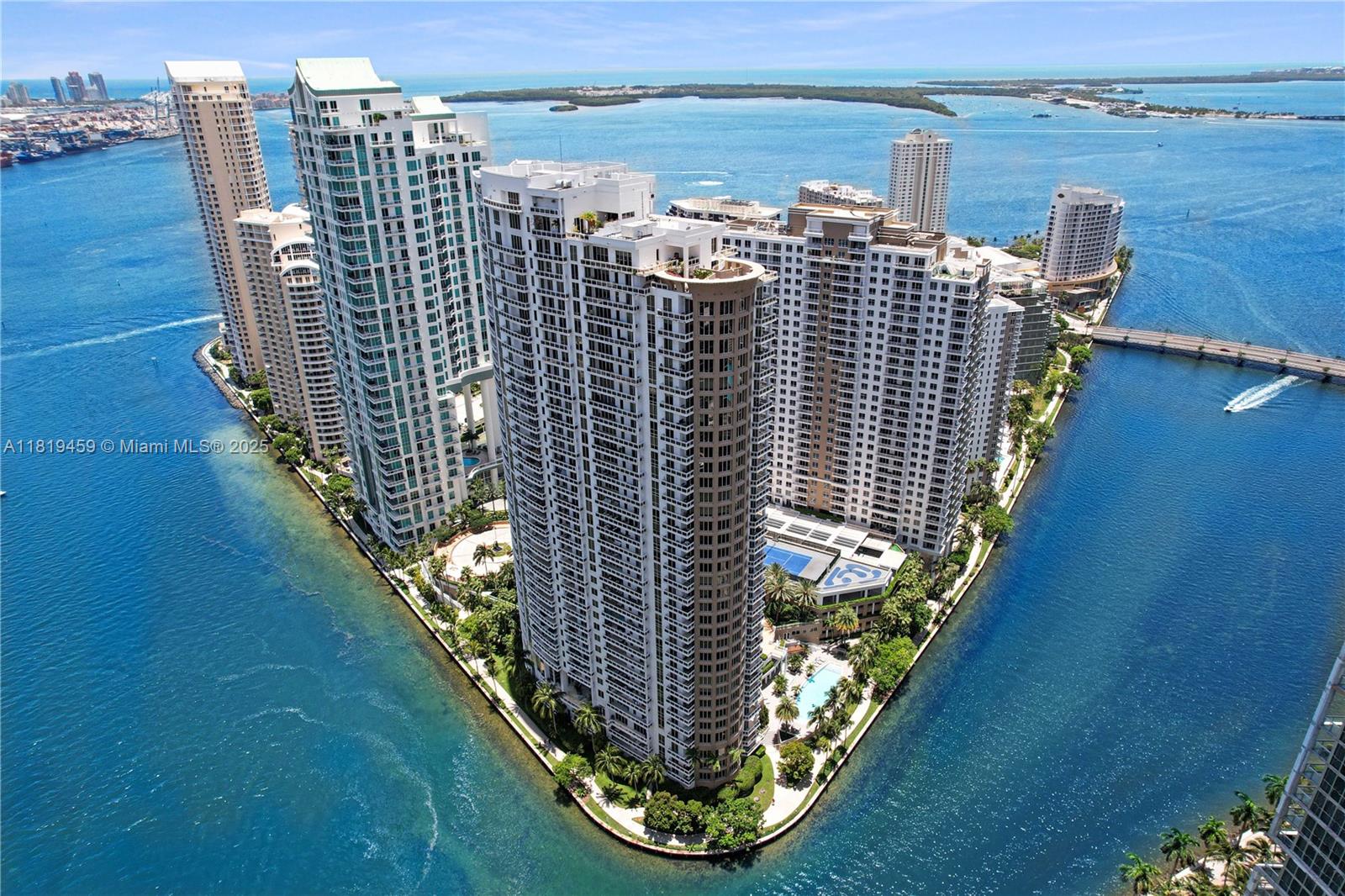 COURTS BRICKELL KEY CONDO - Residential