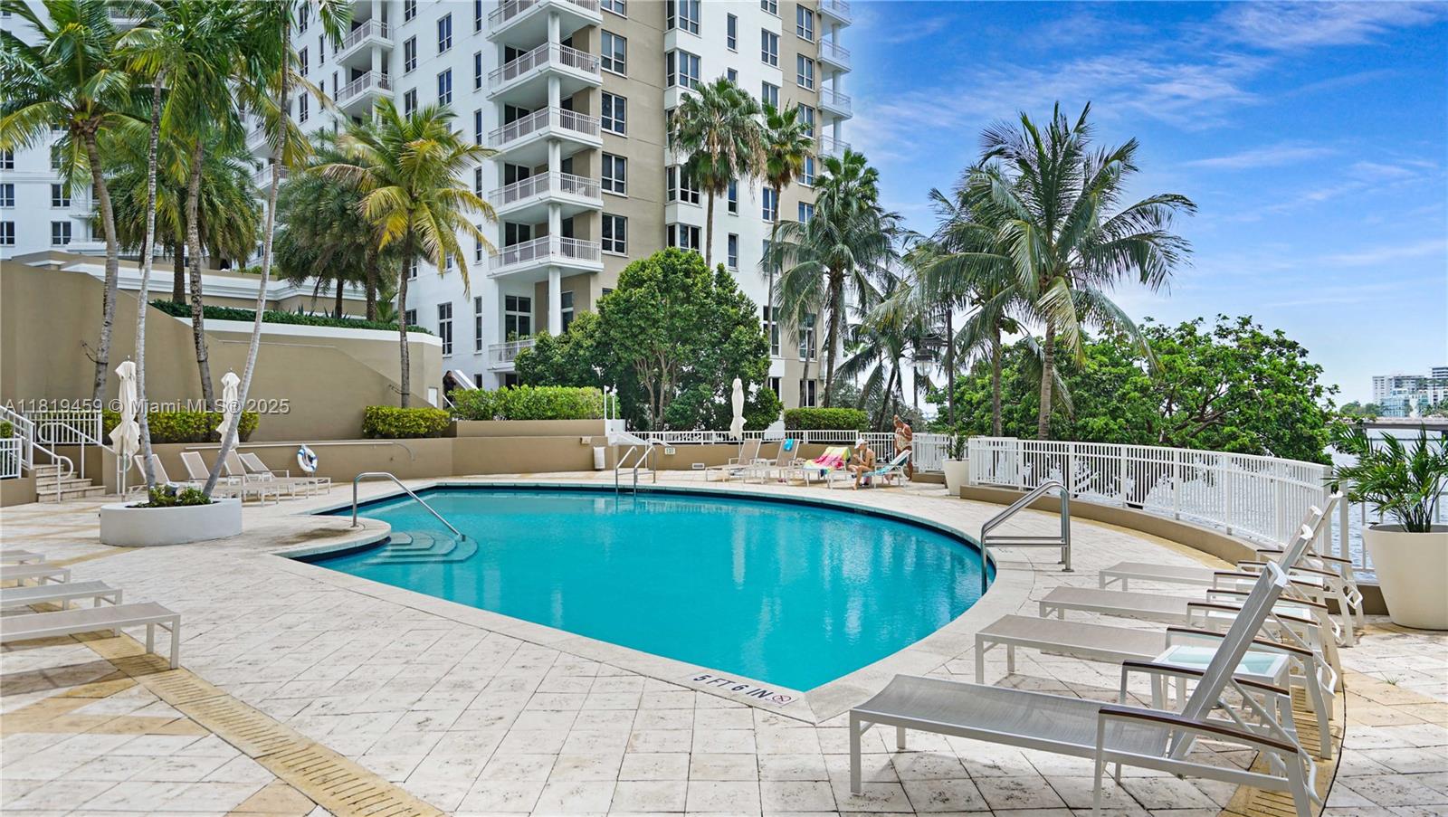COURTS BRICKELL KEY CONDO - Residential