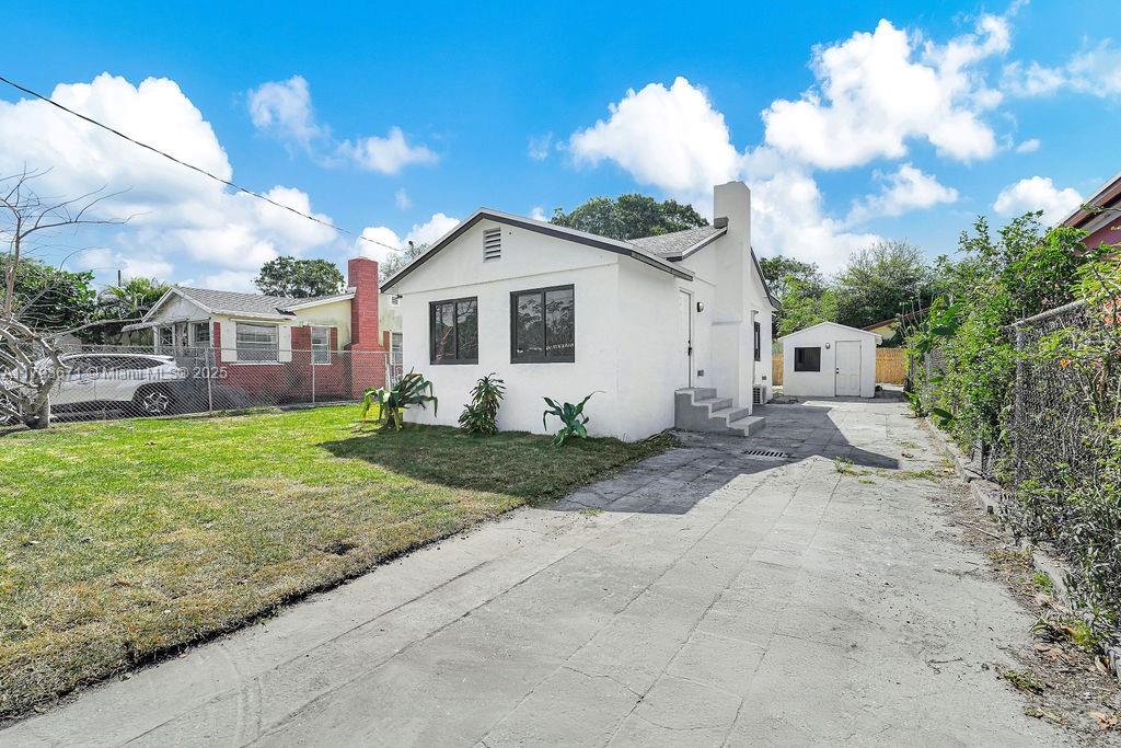 3040 Nw 13th Ave 2, Miami, Broward County, Florida - 2 Bedrooms  
1 Bathrooms - 