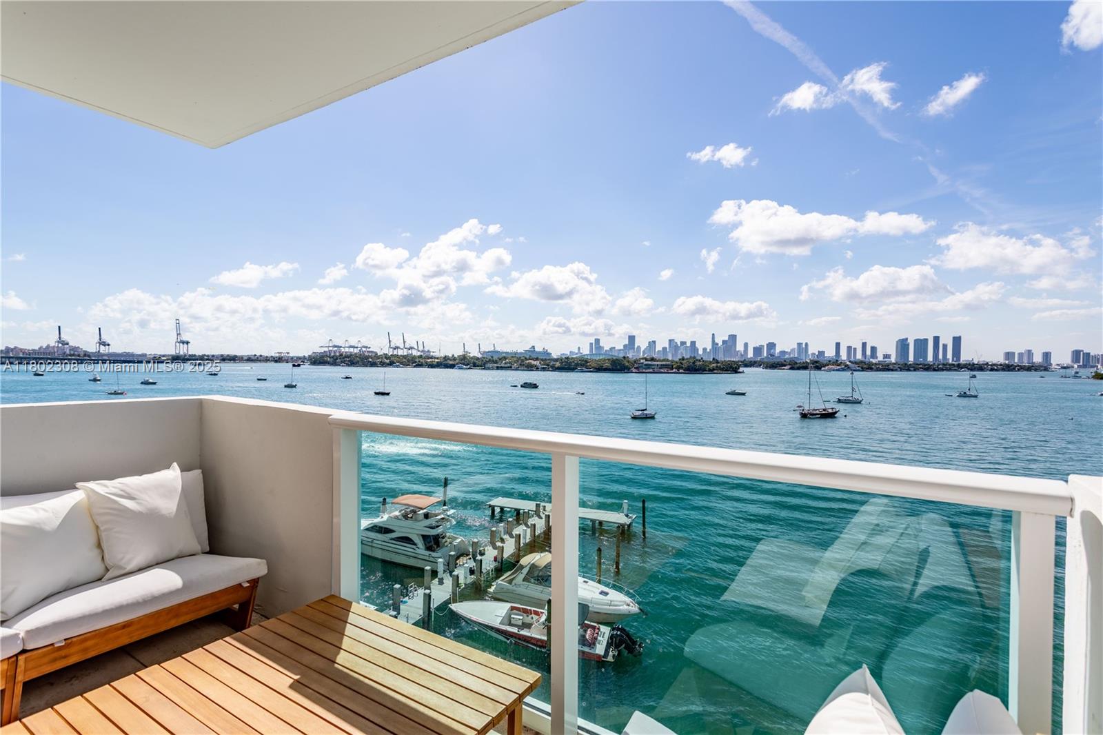 MIRADOR 1200 CONDO - Residential