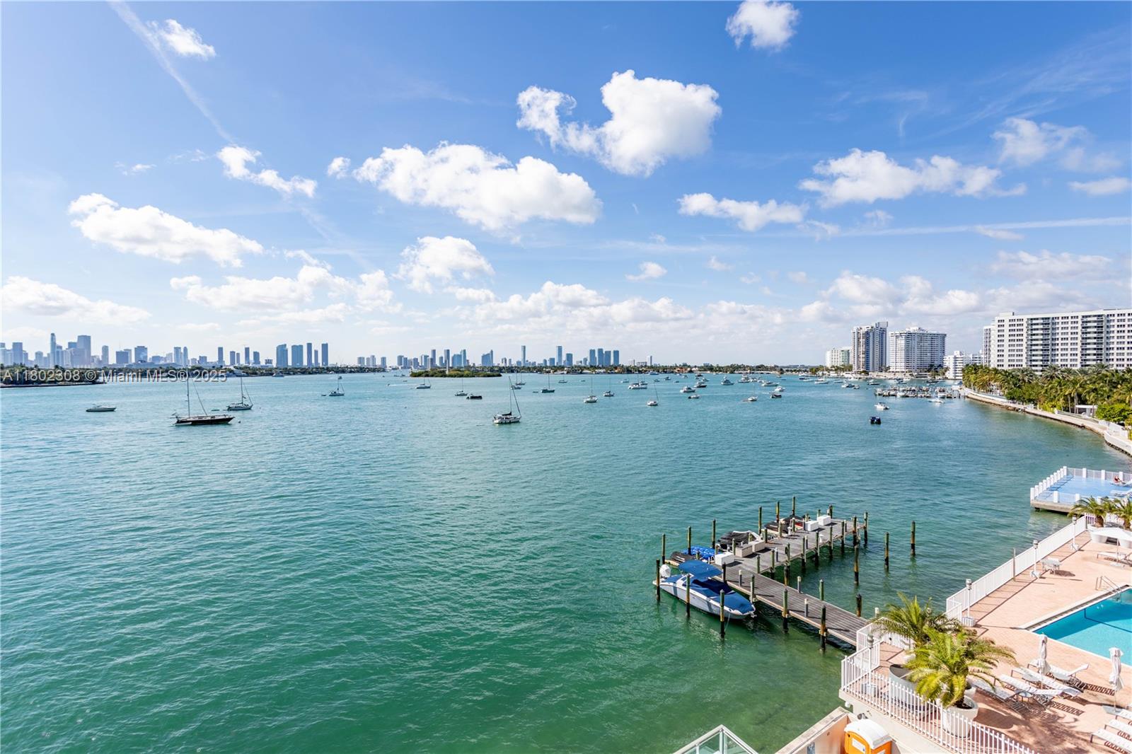 MIRADOR 1200 CONDO - Residential