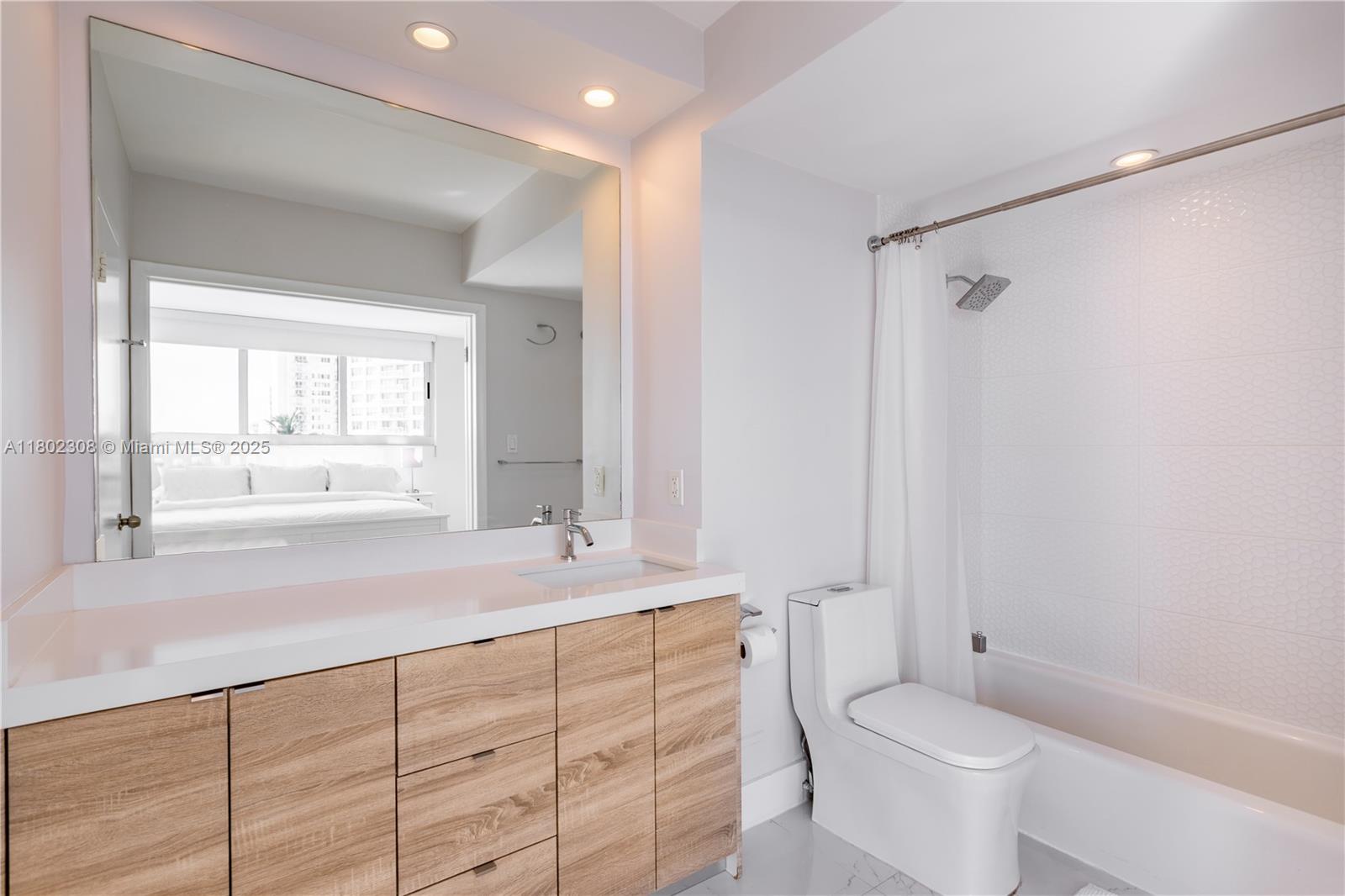 MIRADOR 1200 CONDO - Residential