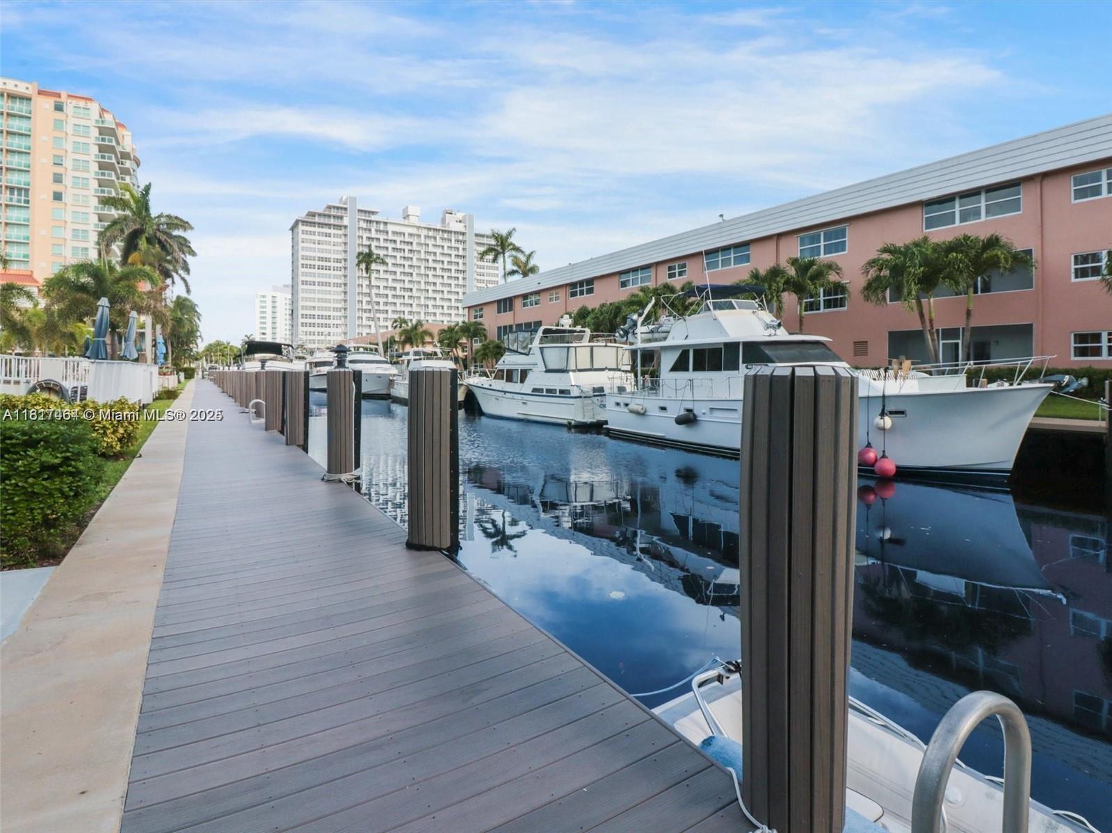 901 N Birch Rd C11, Fort Lauderdale, Broward County, Florida - 1 Bedrooms  
1 Bathrooms - 